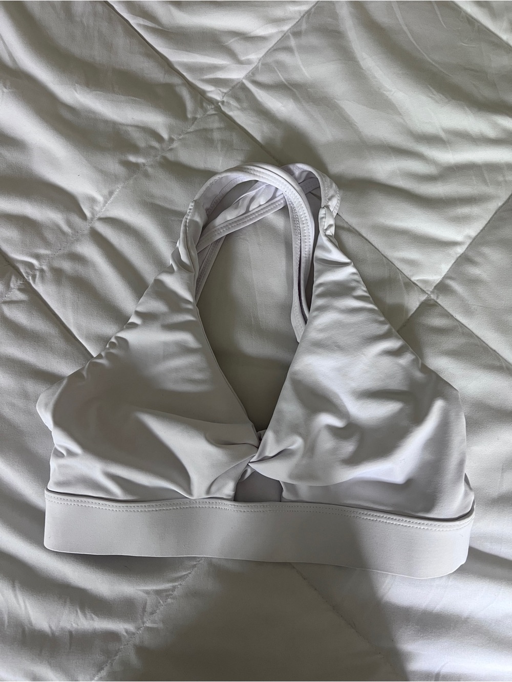 SHEIN White Twist-Front Halter Sports Bralette